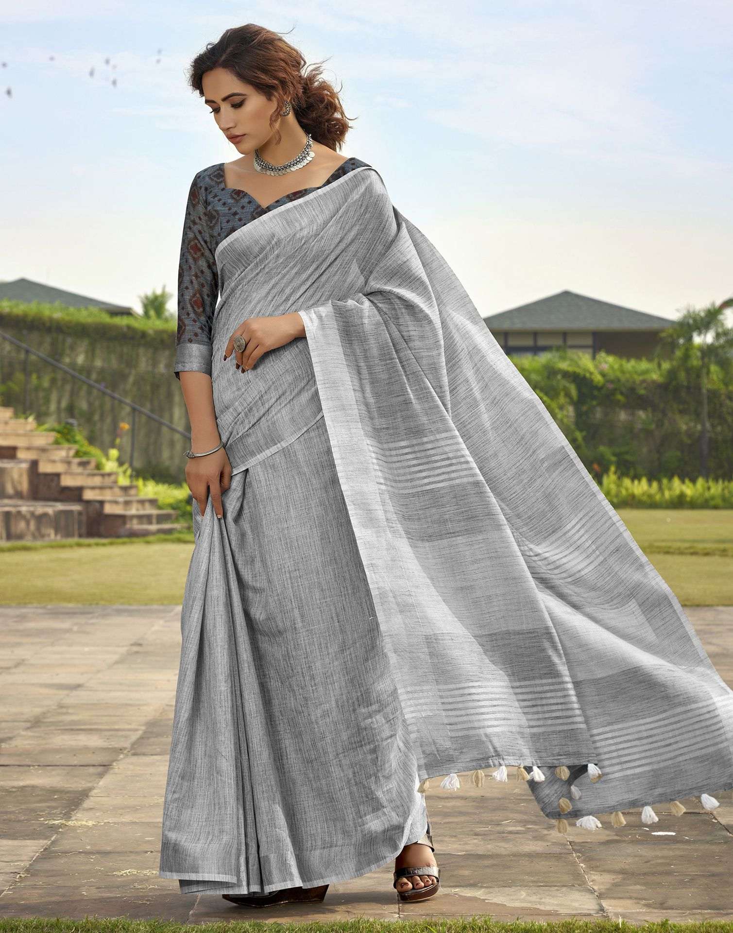 Light Grey Cotton Woven Handloom Saree