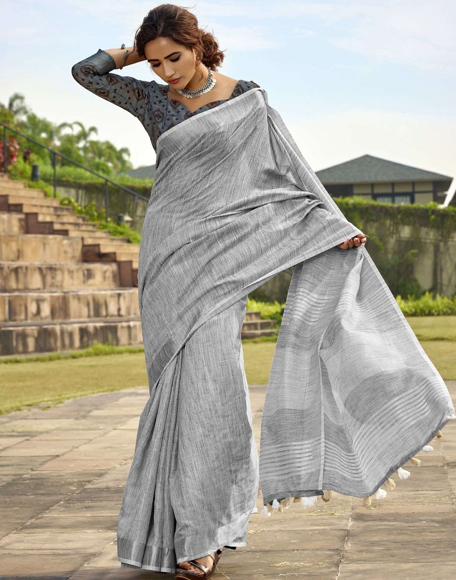 Light Grey Cotton Woven Handloom Saree