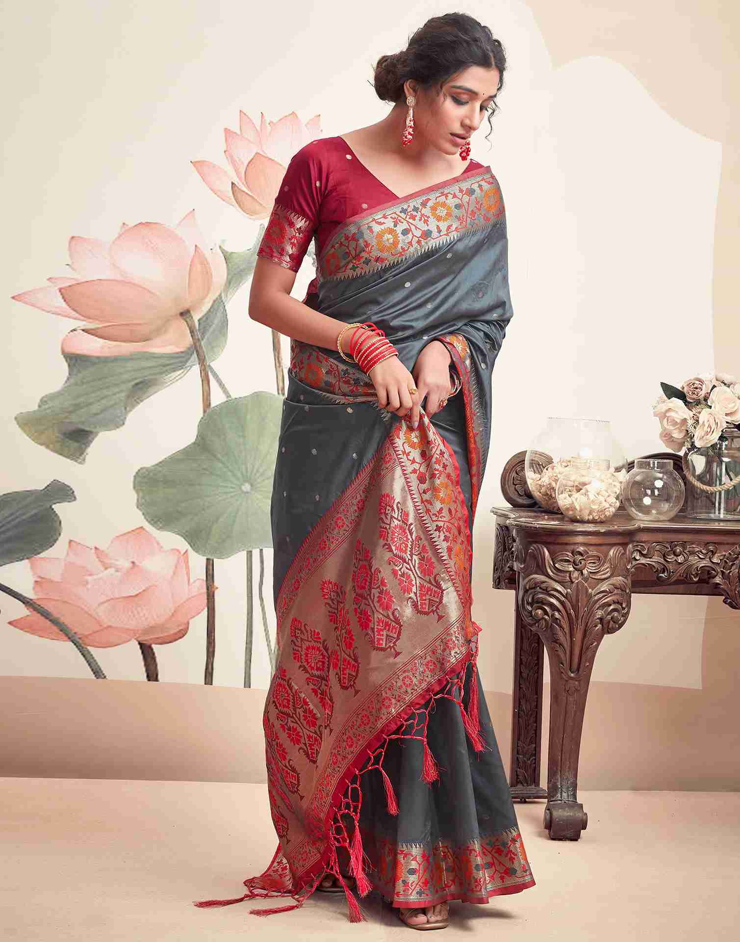 Grey Silk Woven Paithani Saree