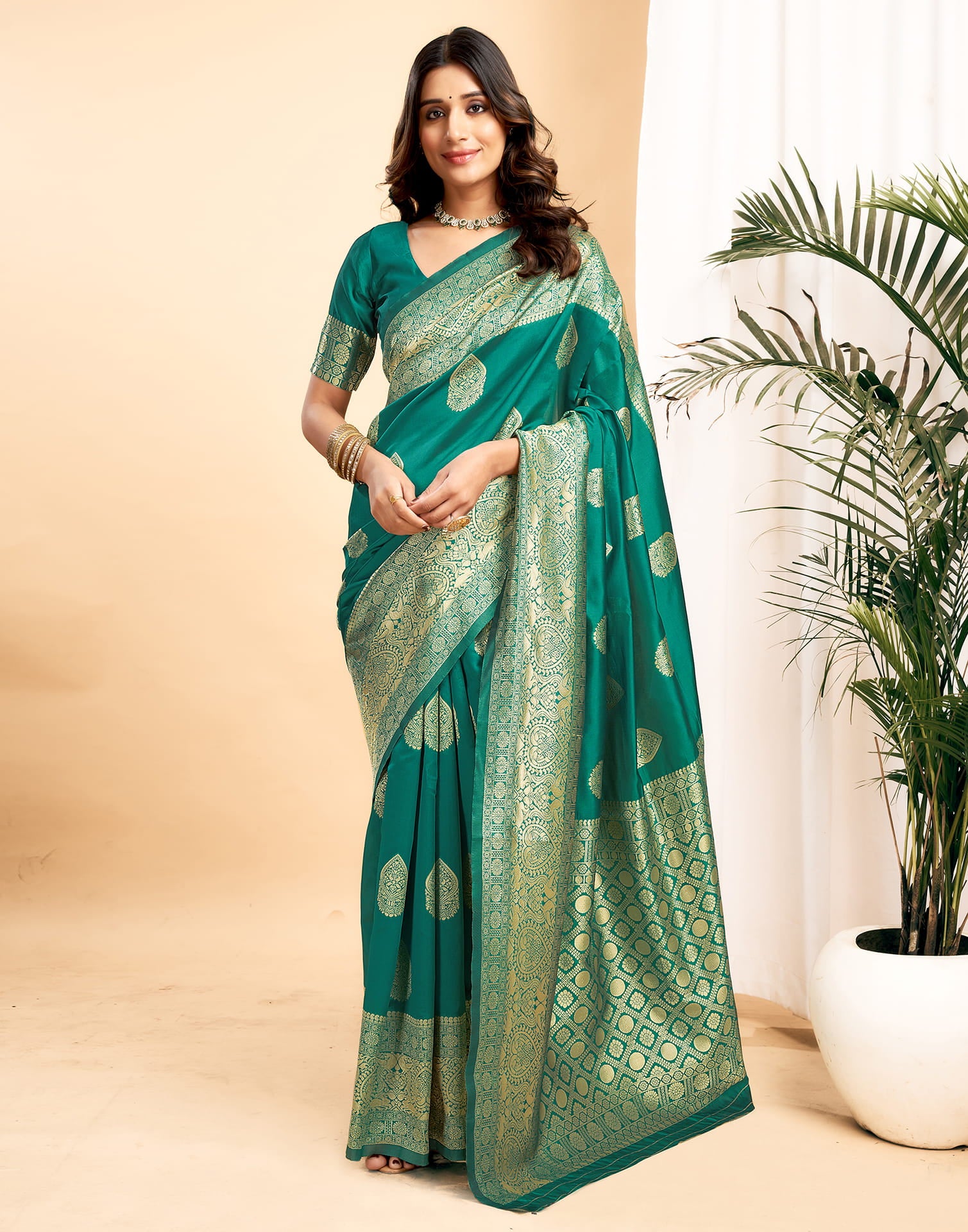 Green Silk Blend Woven Kanjivaram Saree