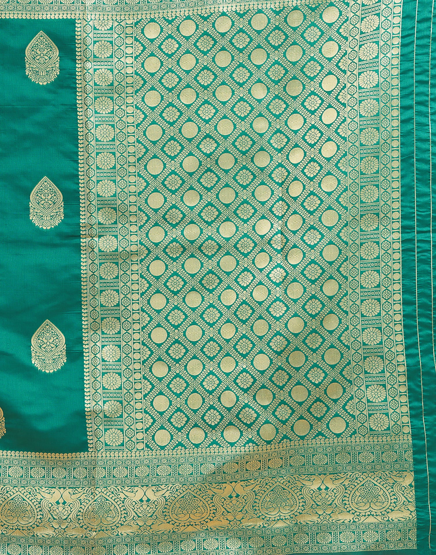 Green Silk Blend Woven Kanjivaram Saree