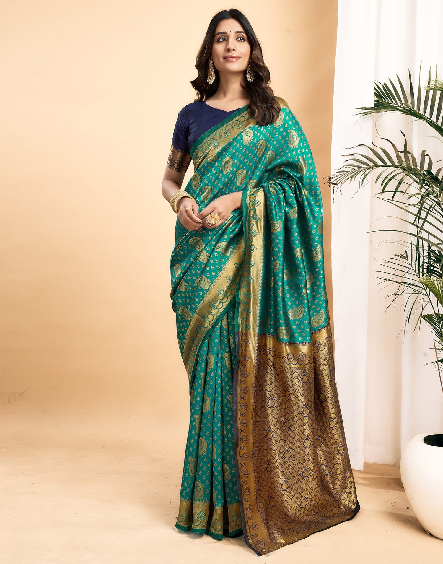 Green Silk Blend Woven Banarasi Saree
