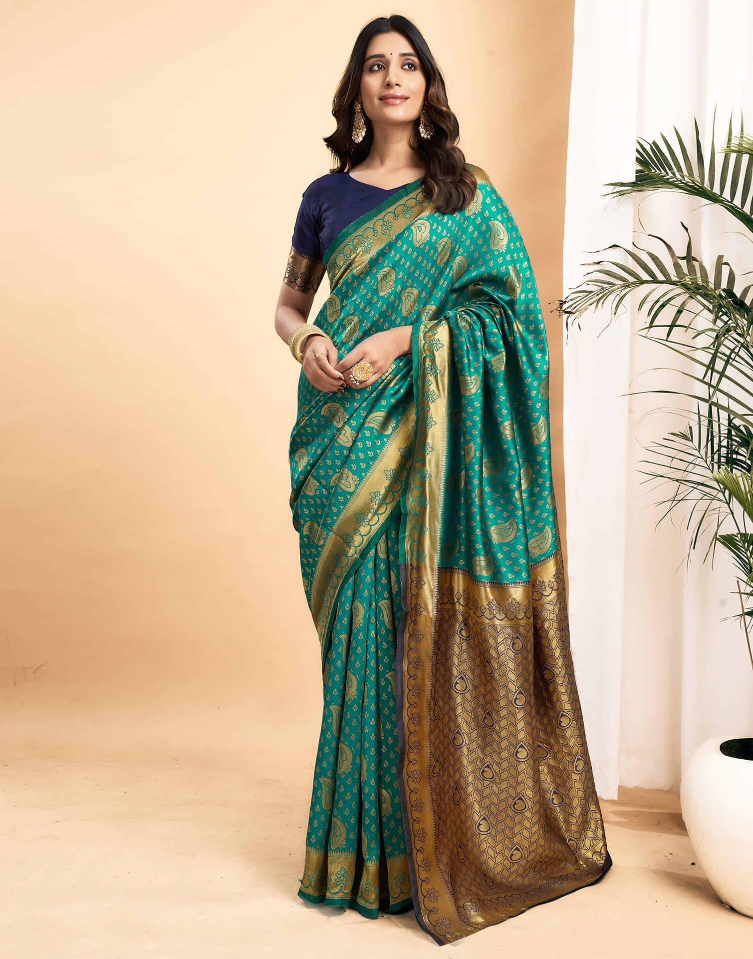 Green Silk Blend Woven Banarasi Saree