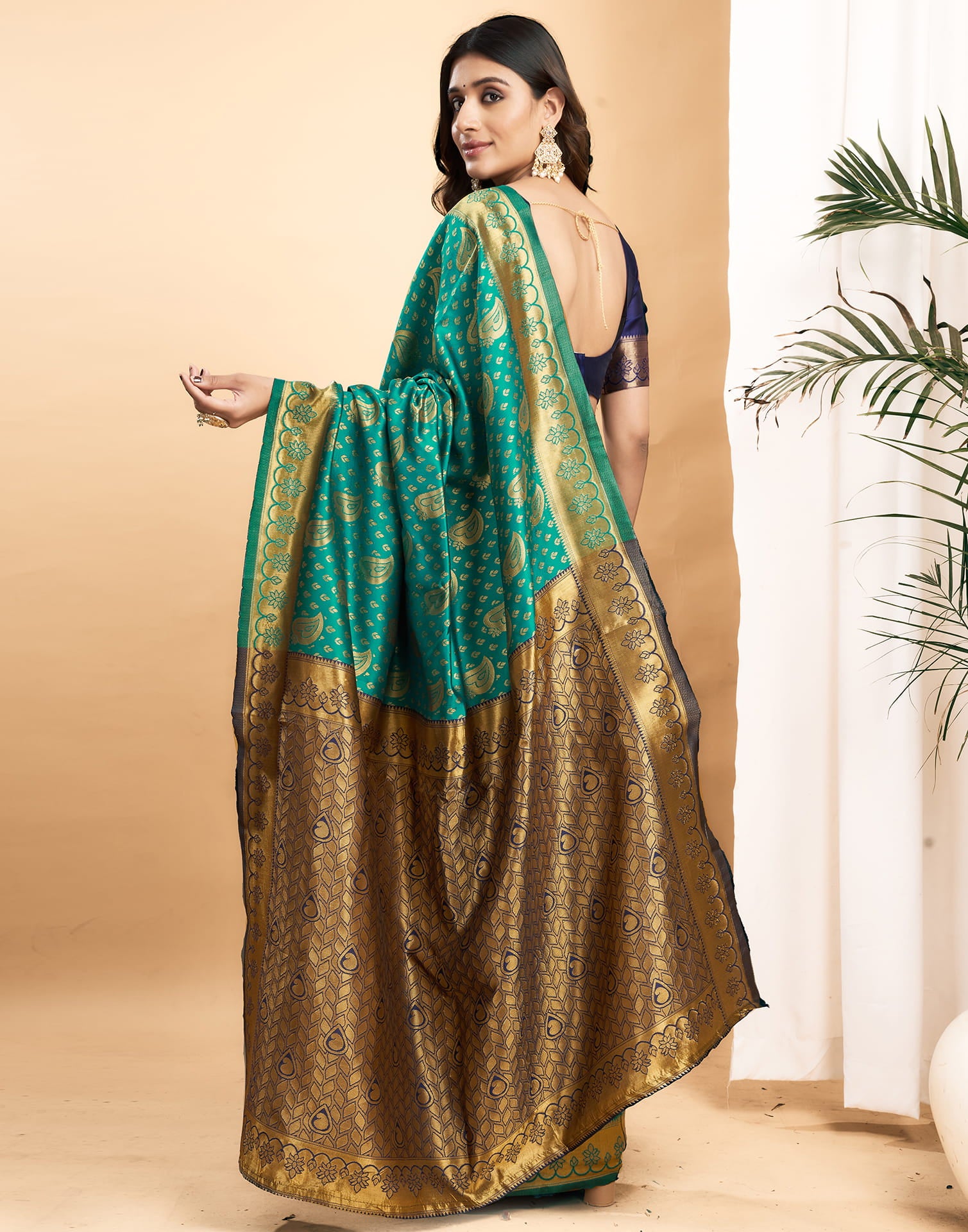 Green Silk Blend Woven Banarasi Saree