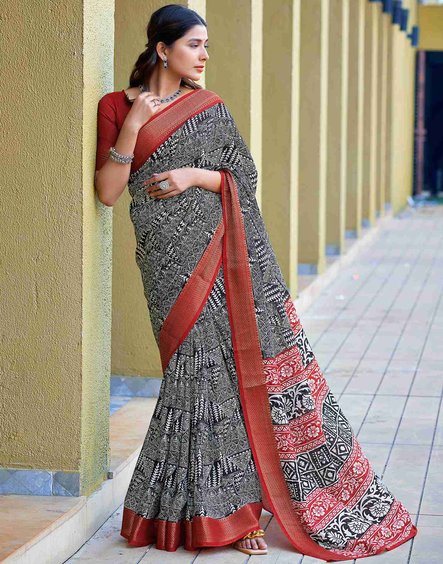 Black Printed Cotton Blend Saree