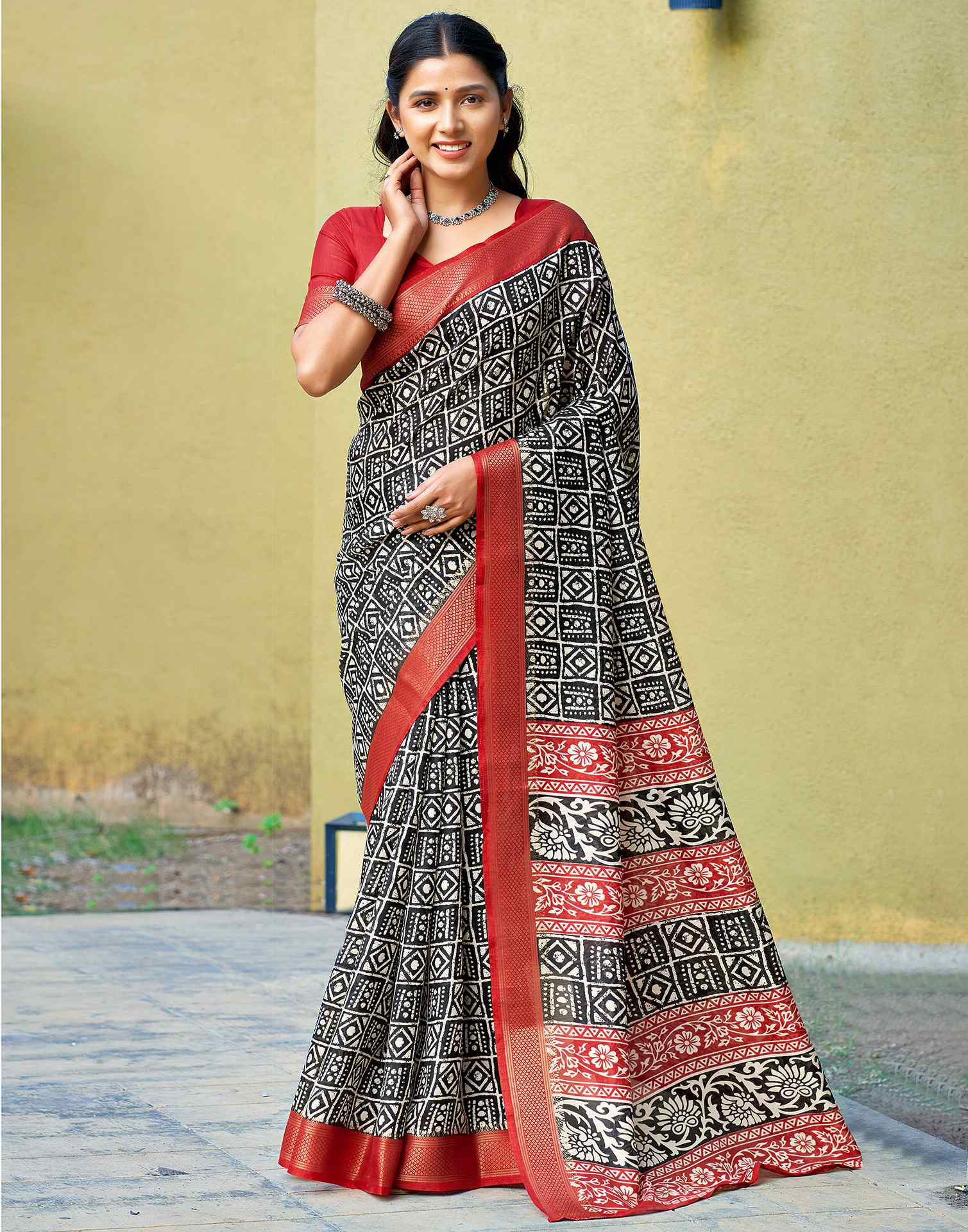 Black Printed Cotton Blend Saree