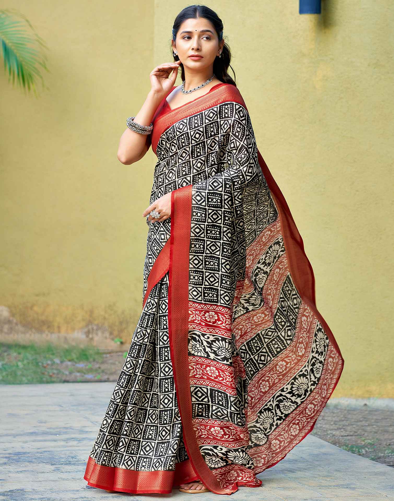 Black Printed Cotton Blend Saree