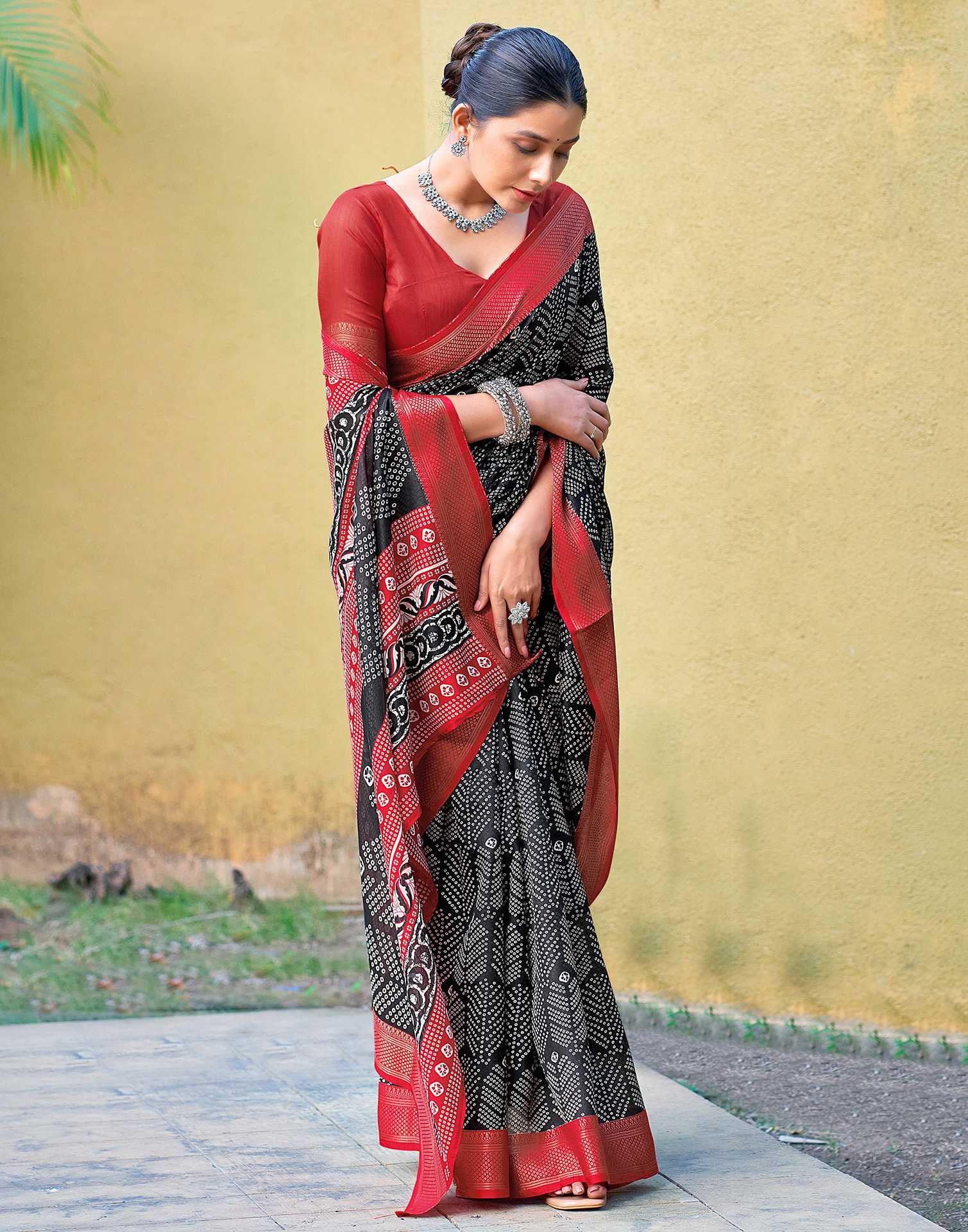 Black Bandhani Printed Cotton Blend Saree