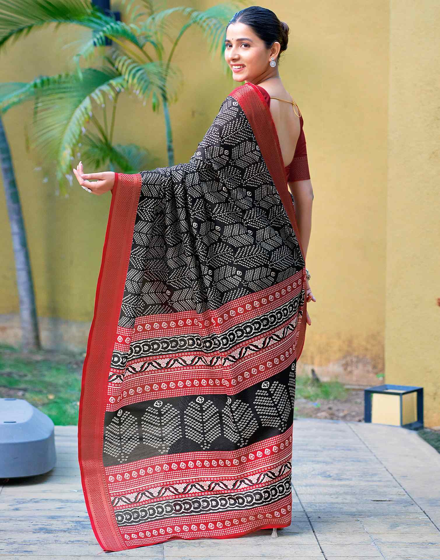 Black Bandhani Printed Cotton Blend Saree