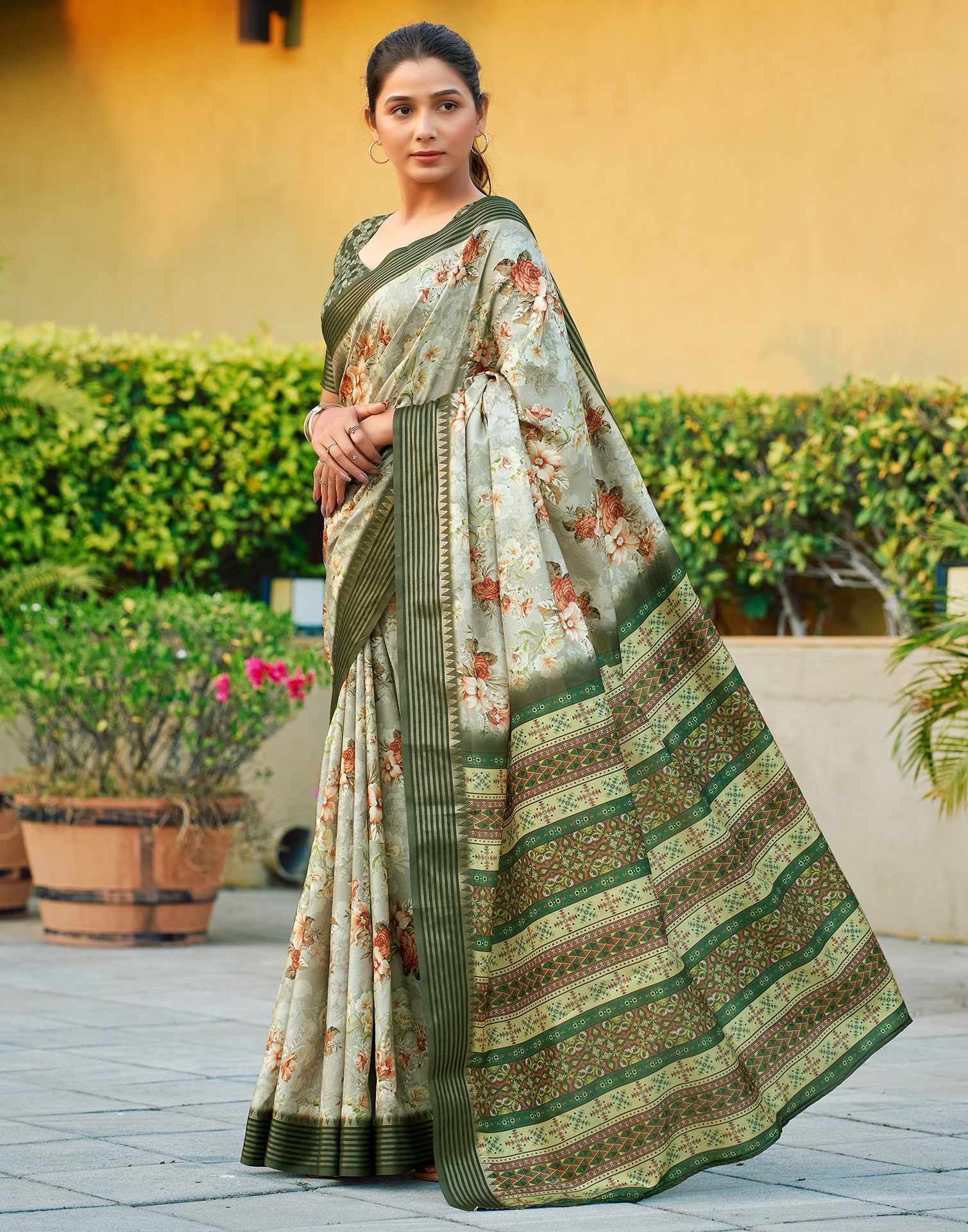 Green Silk Blend Printed Saree