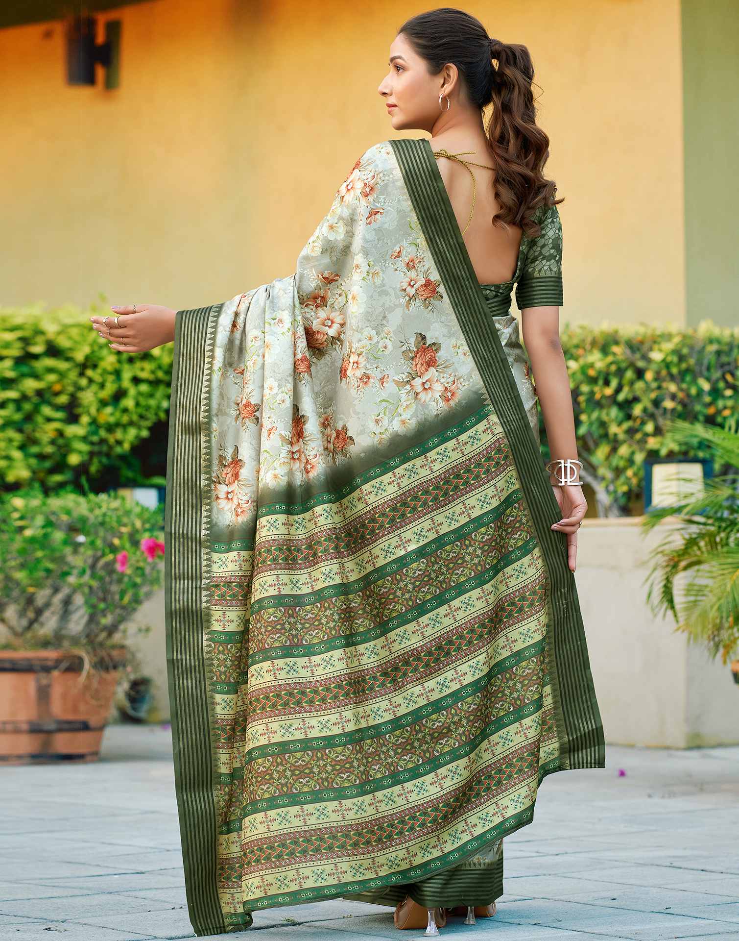 Green Silk Blend Printed Saree