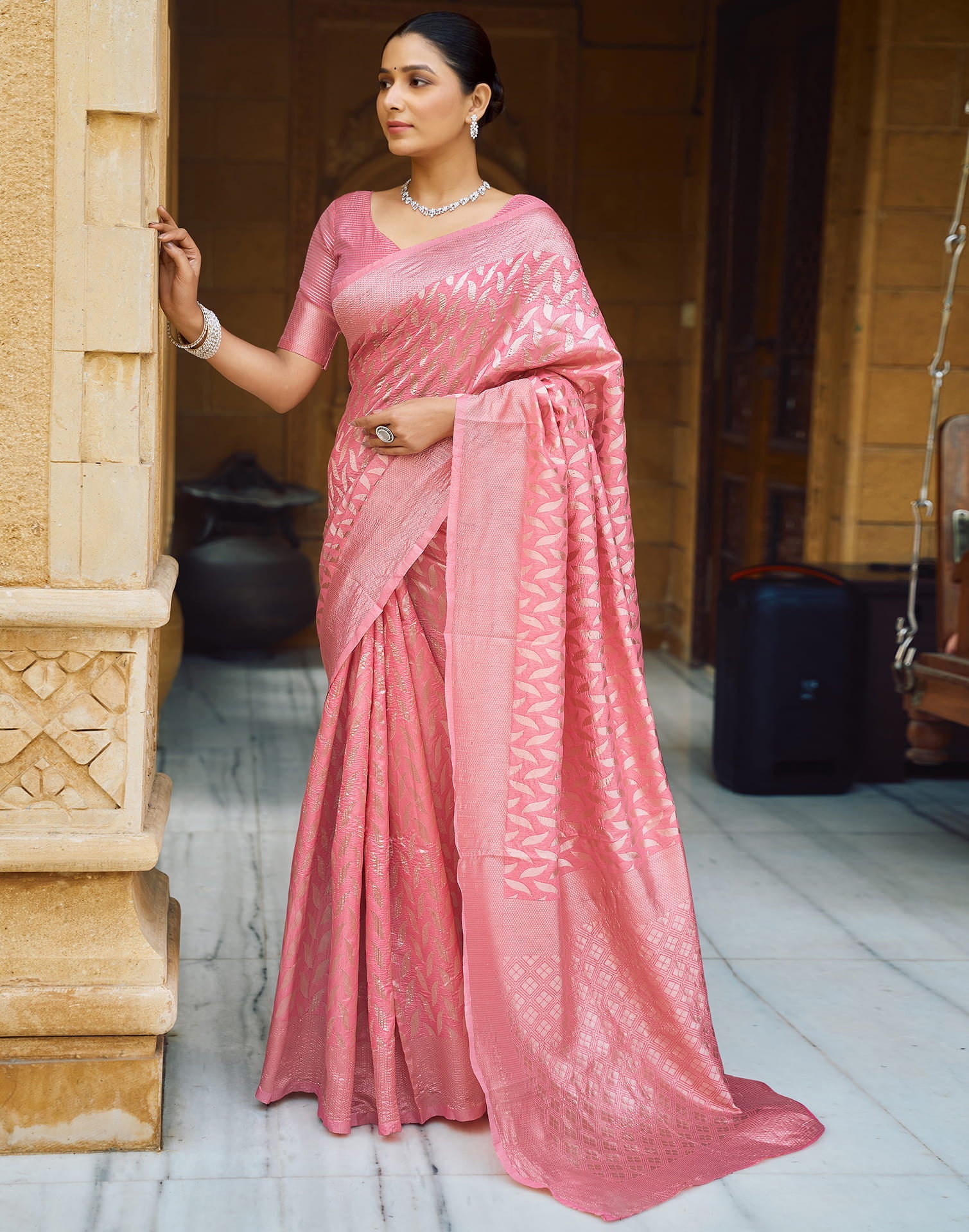 Pink Silk Blend Woven Banarasi Saree