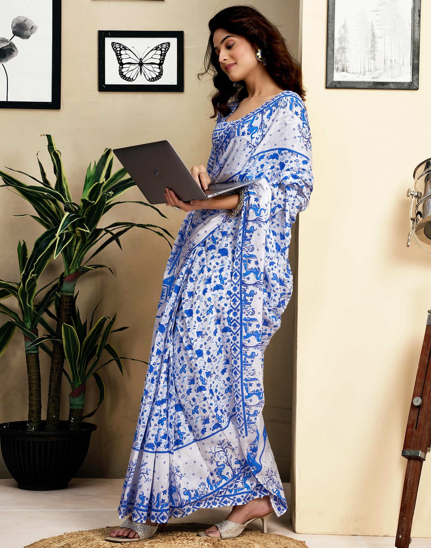 Ready To Wear White Pure Cotton Floral Printed Saree With Pocket