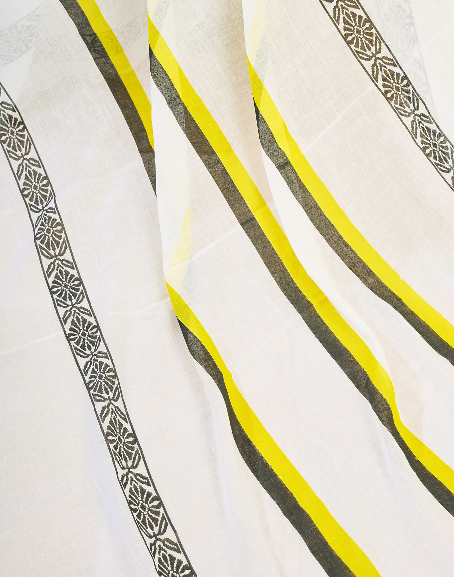 Ready To Wear White Pure Cotton Printed Saree With Pocket