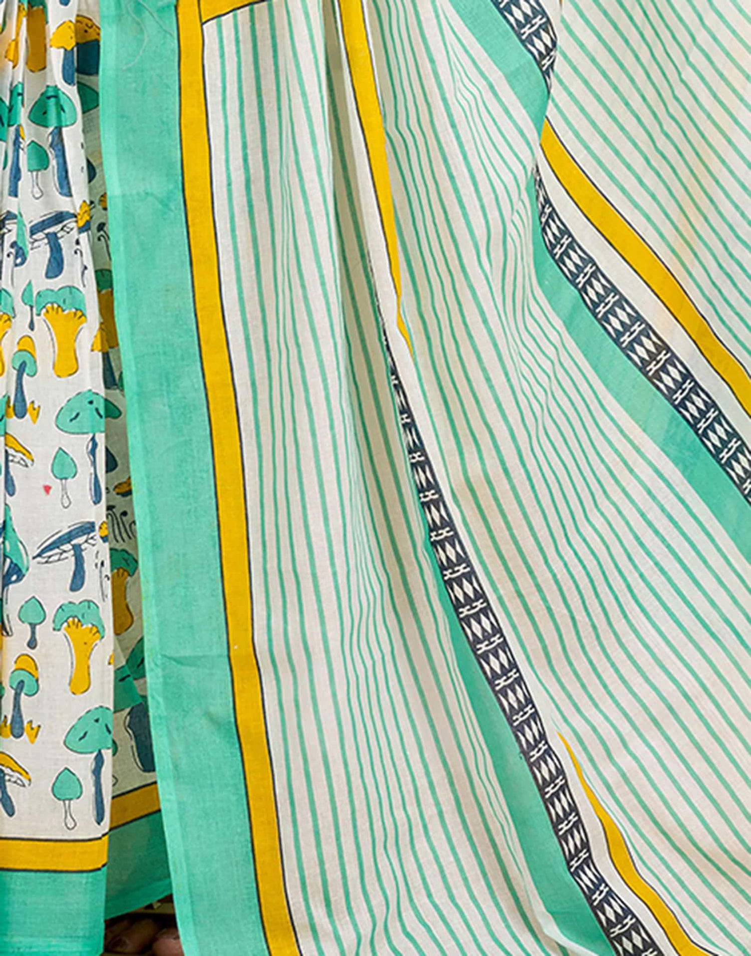 Ready To Wear White Pure Cotton Printed Saree With Pocket