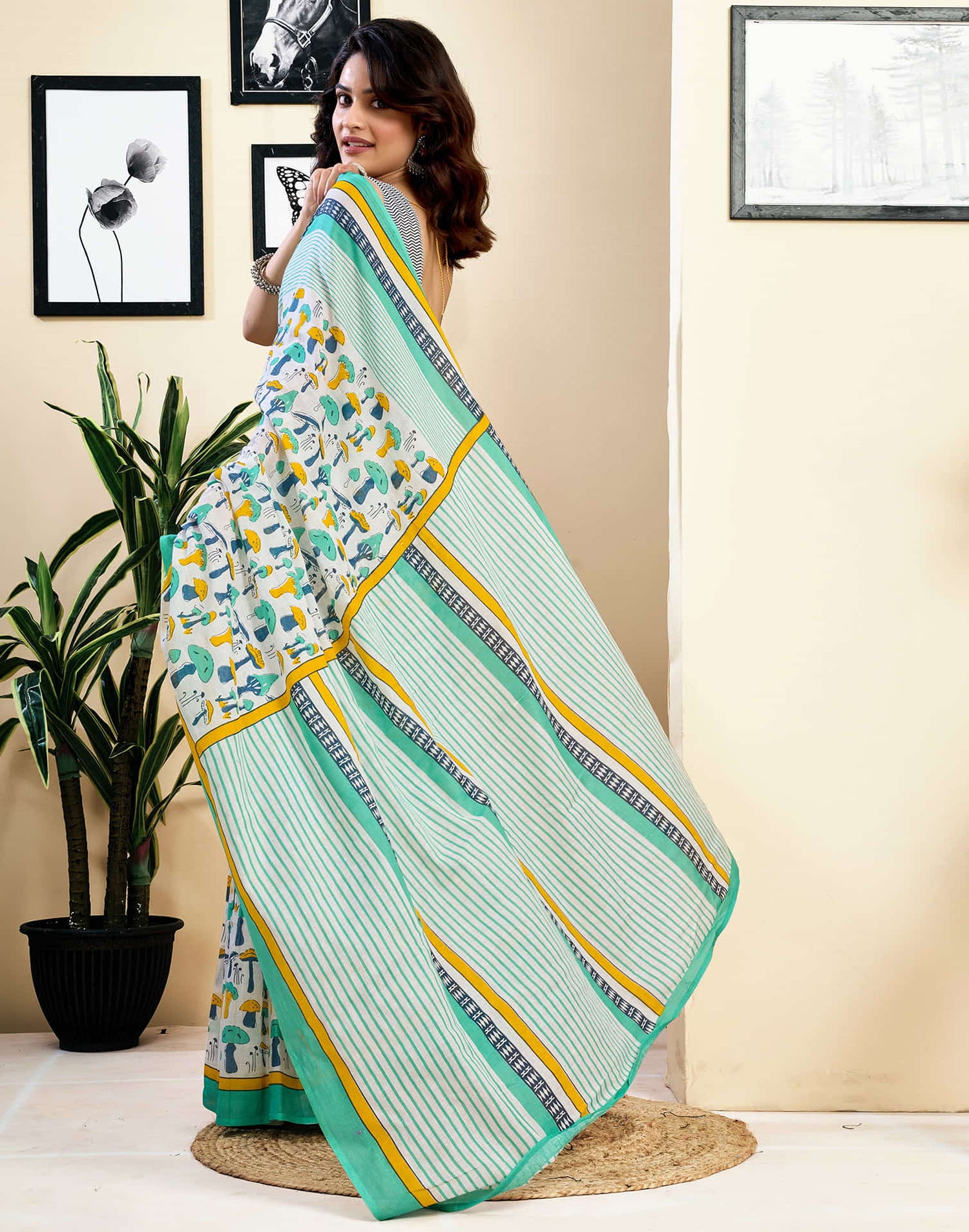 Ready To Wear White Pure Cotton Printed Saree With Pocket