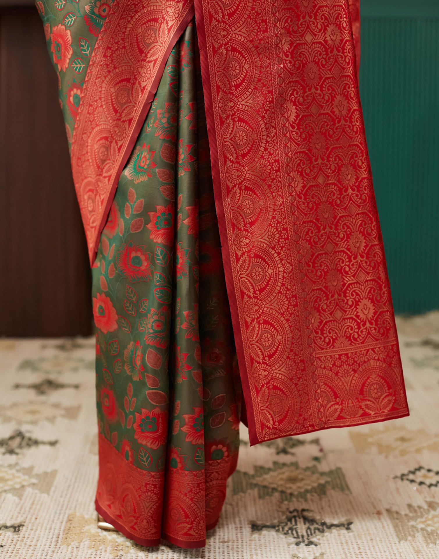 Green Silk Blend Woven Saree