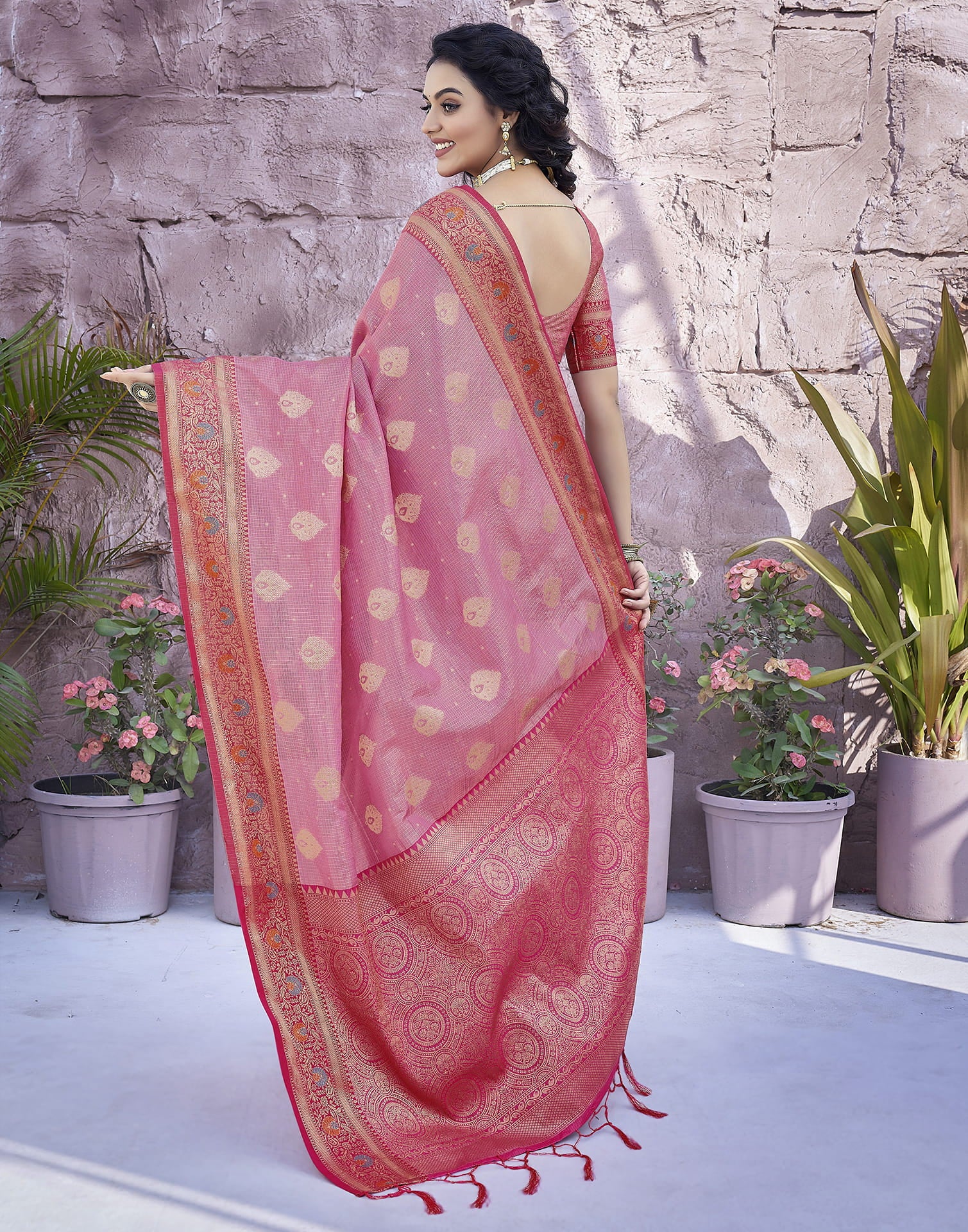 Pink Silk Blend Woven Saree