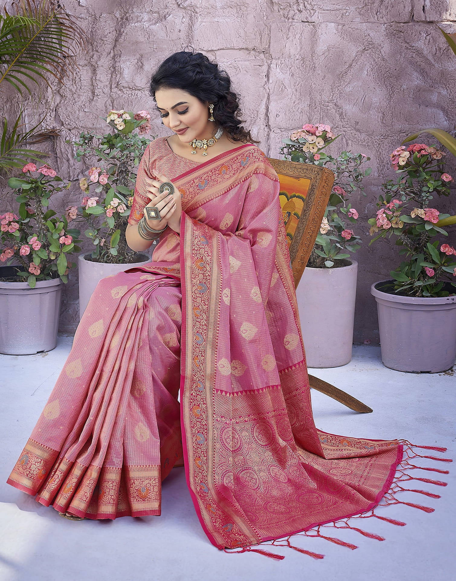 Pink Silk Blend Woven Saree