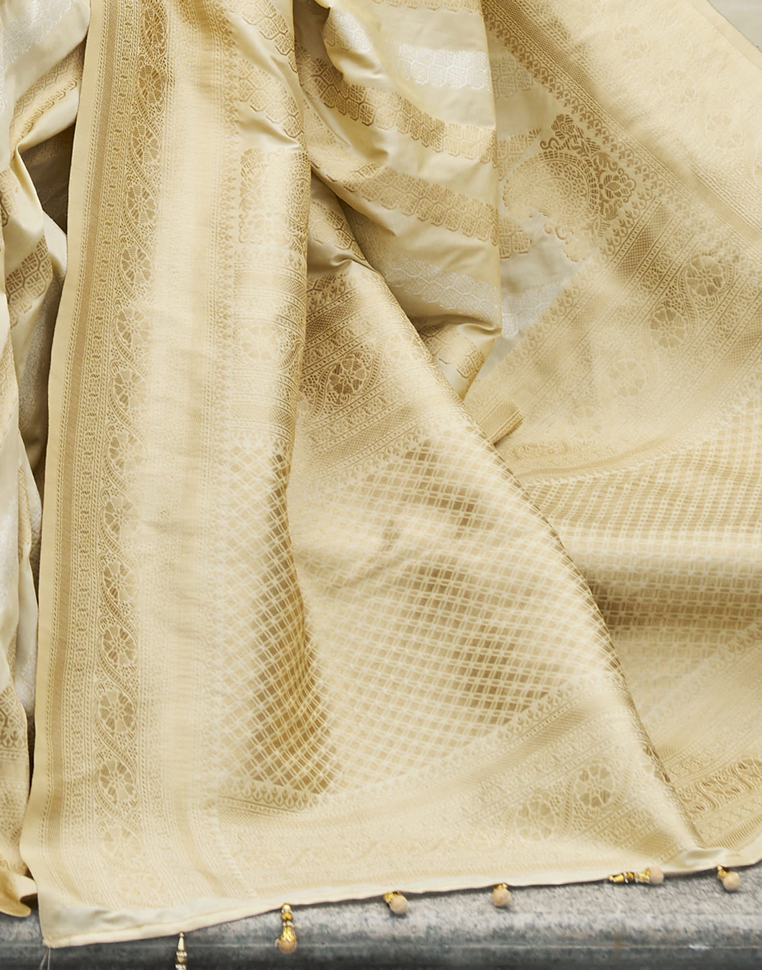 Cream Silk Blend Woven Kanjivaram Saree