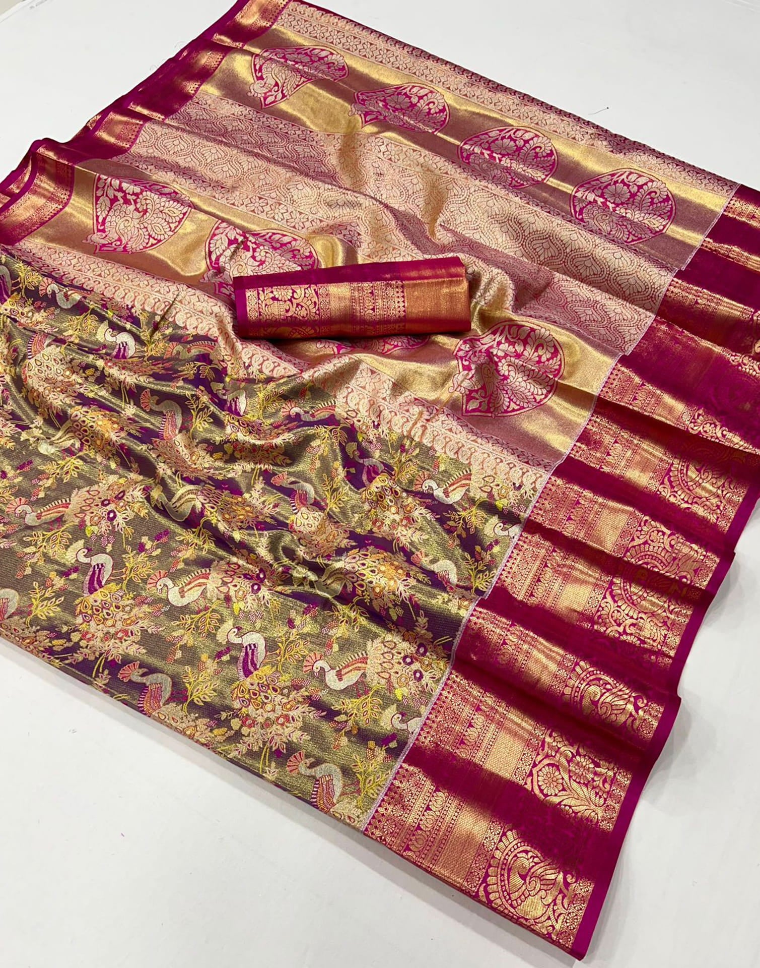 Red Silk Woven Woven Saree