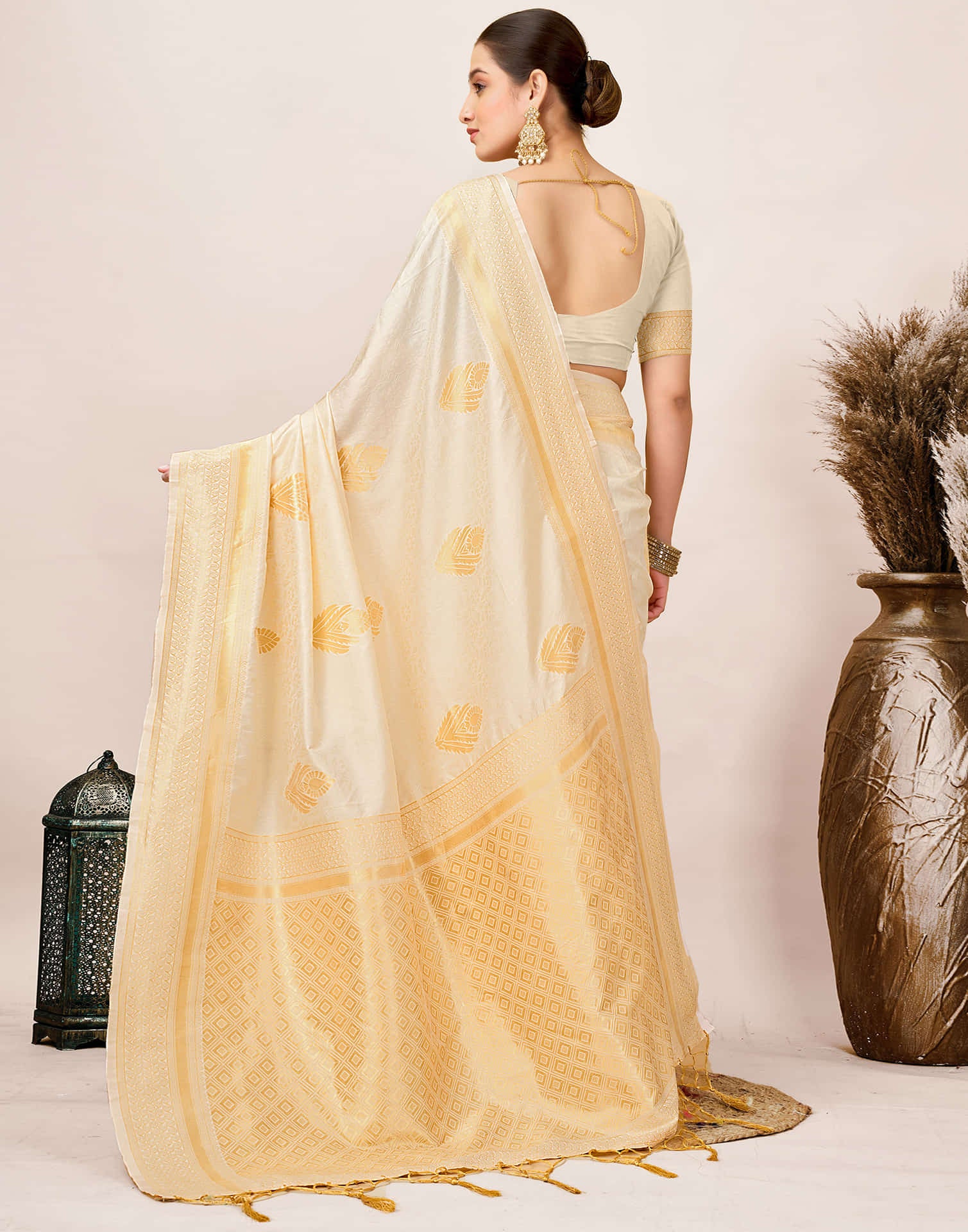Off White Silk Woven Kanjivaram Saree