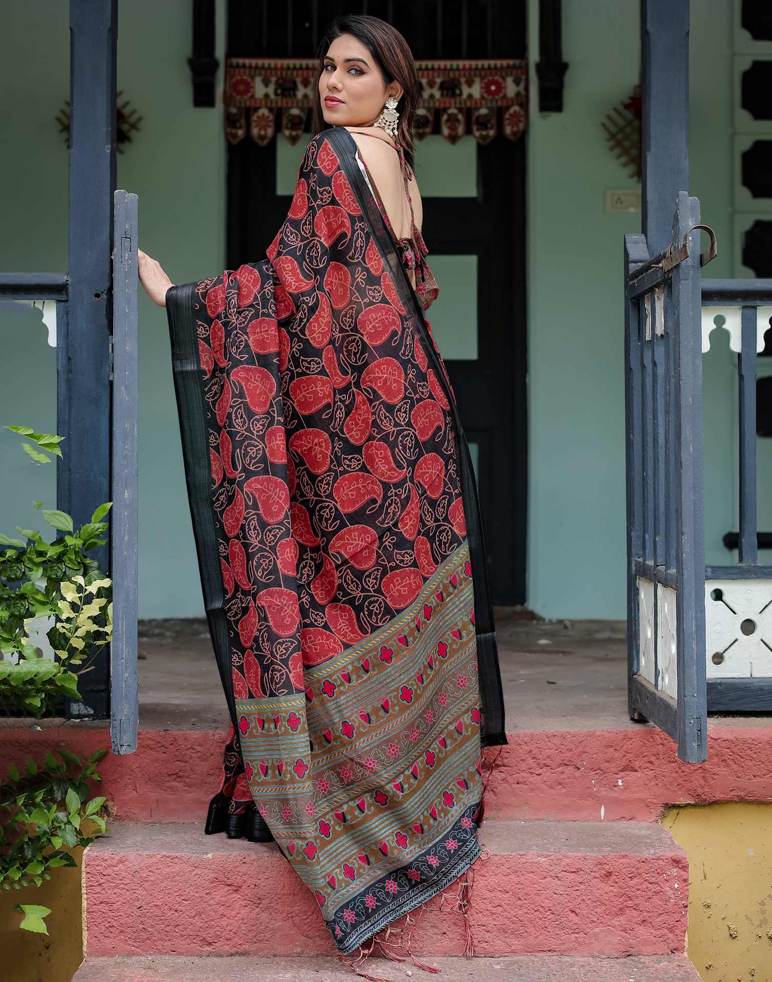 Black Linen Printed Saree