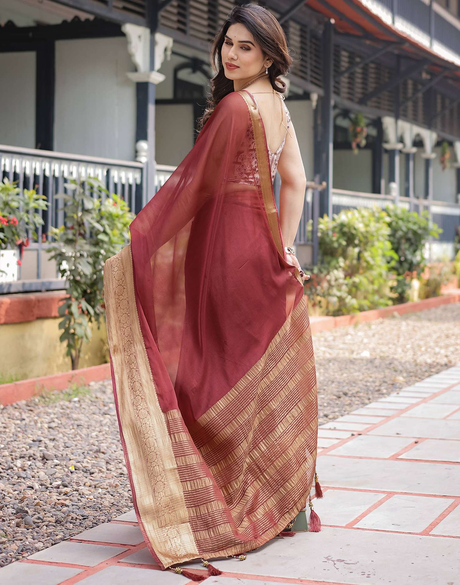 Chestnut Brown Chiffon Woven Solid Saree