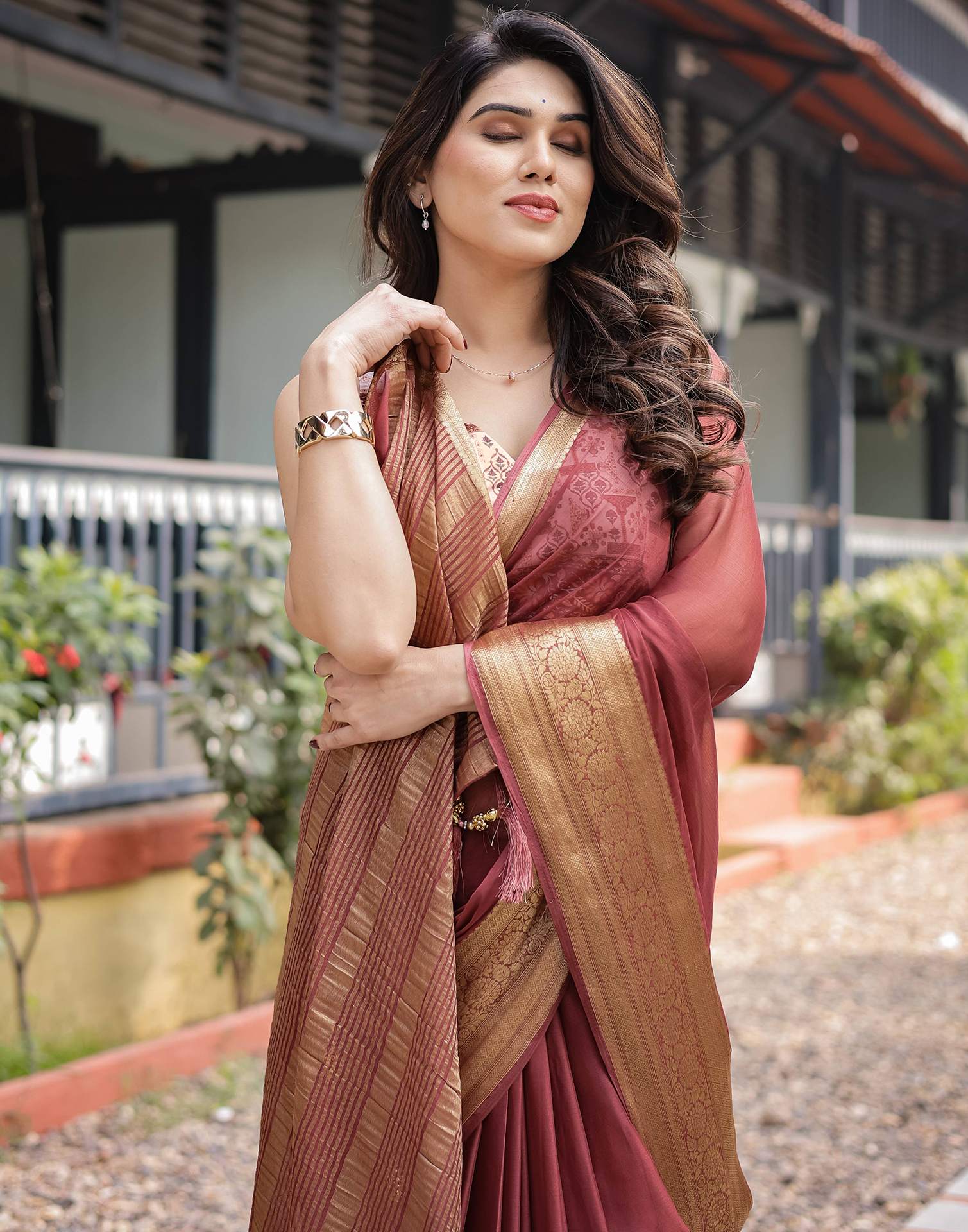 Chestnut Brown Chiffon Woven Solid Saree