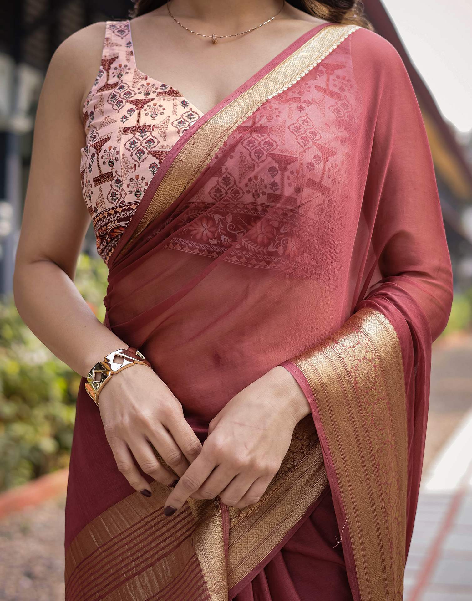 Chestnut Brown Chiffon Woven Solid Saree