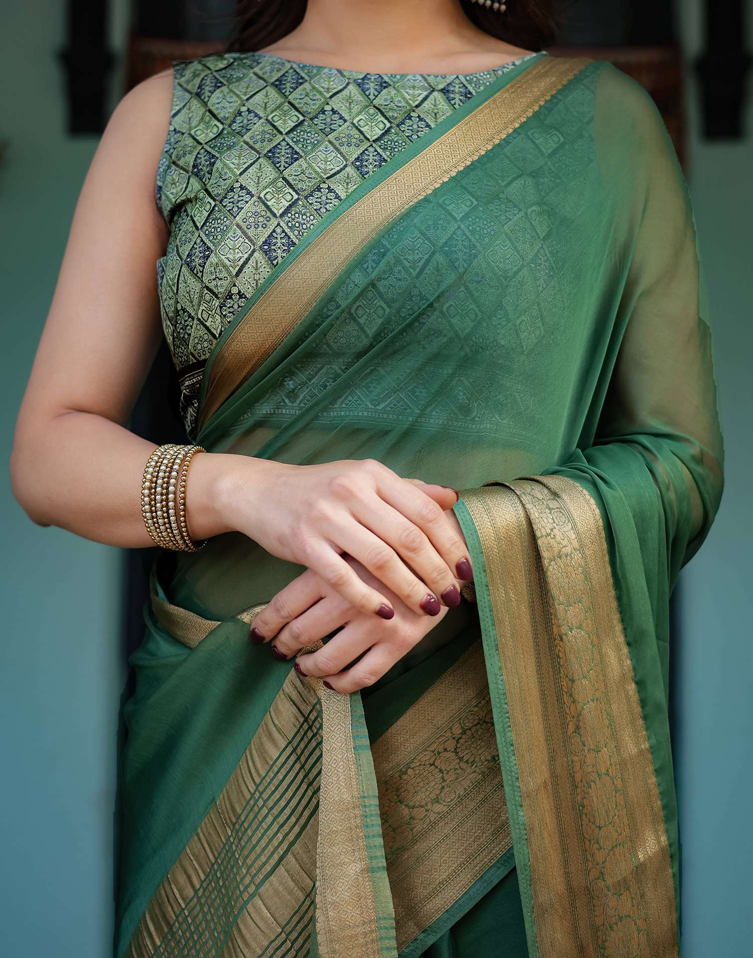 Green Chiffon Woven Solid Saree