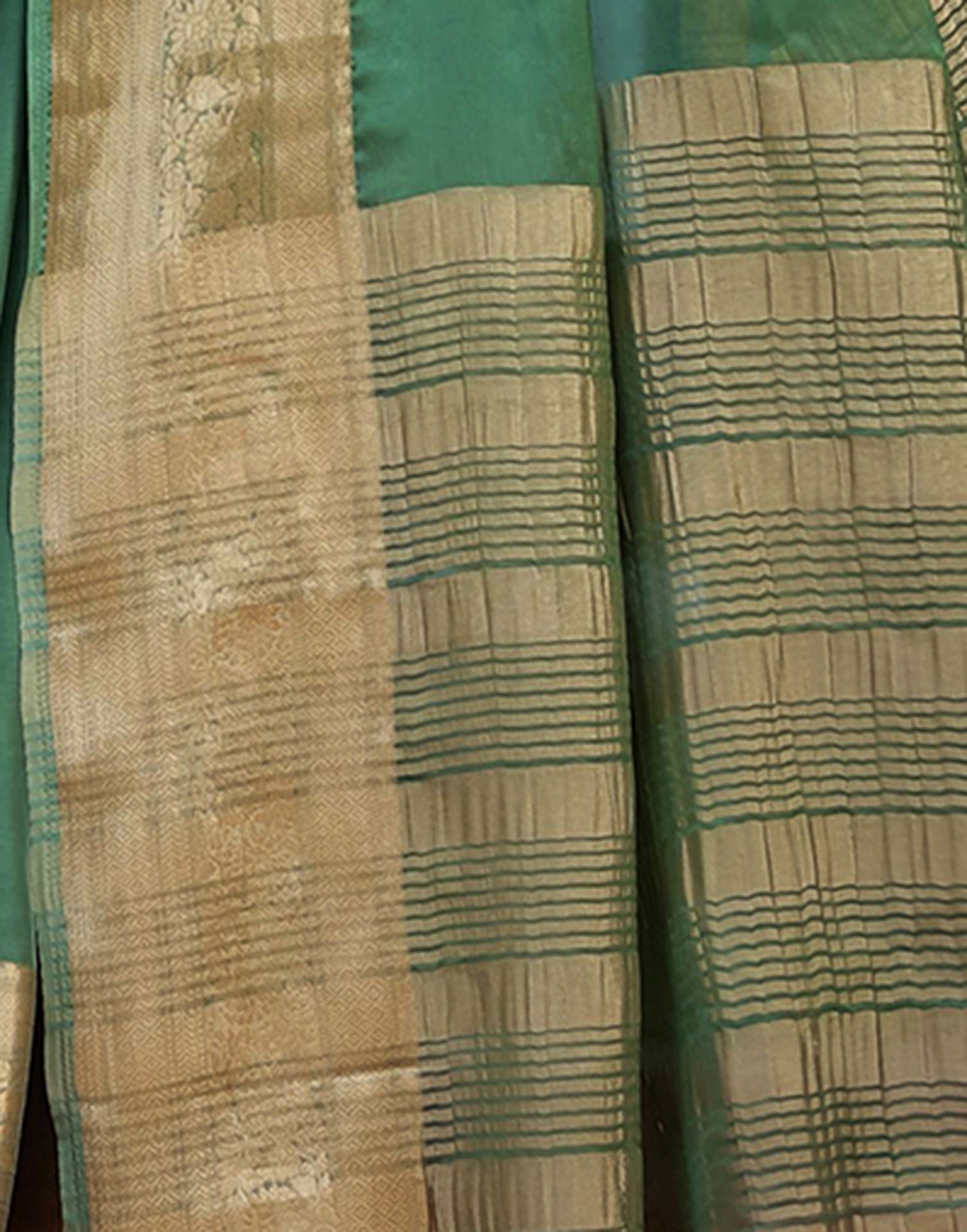 Green Chiffon Woven Solid Saree