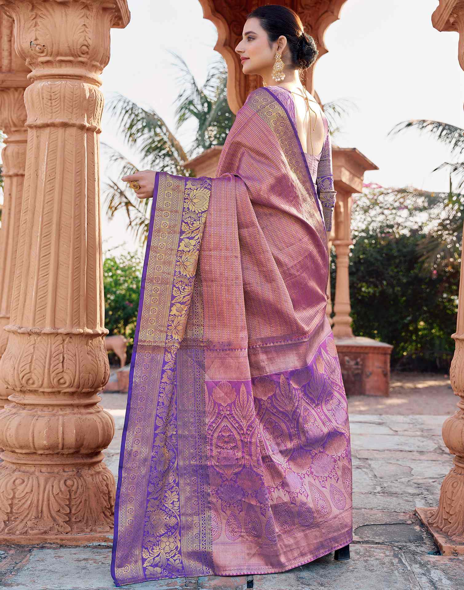 Pink Silk Woven Kanjivaram Saree