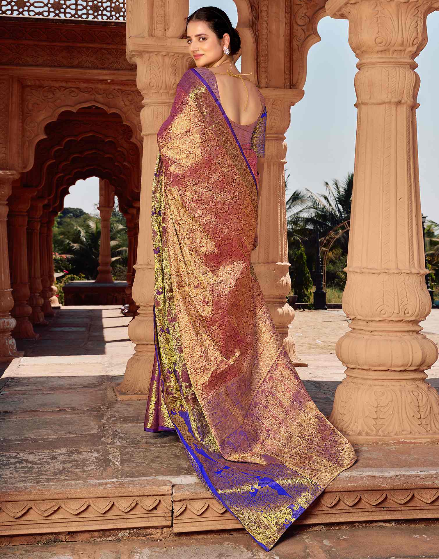 Pink Silk Woven Kanjivaram Saree