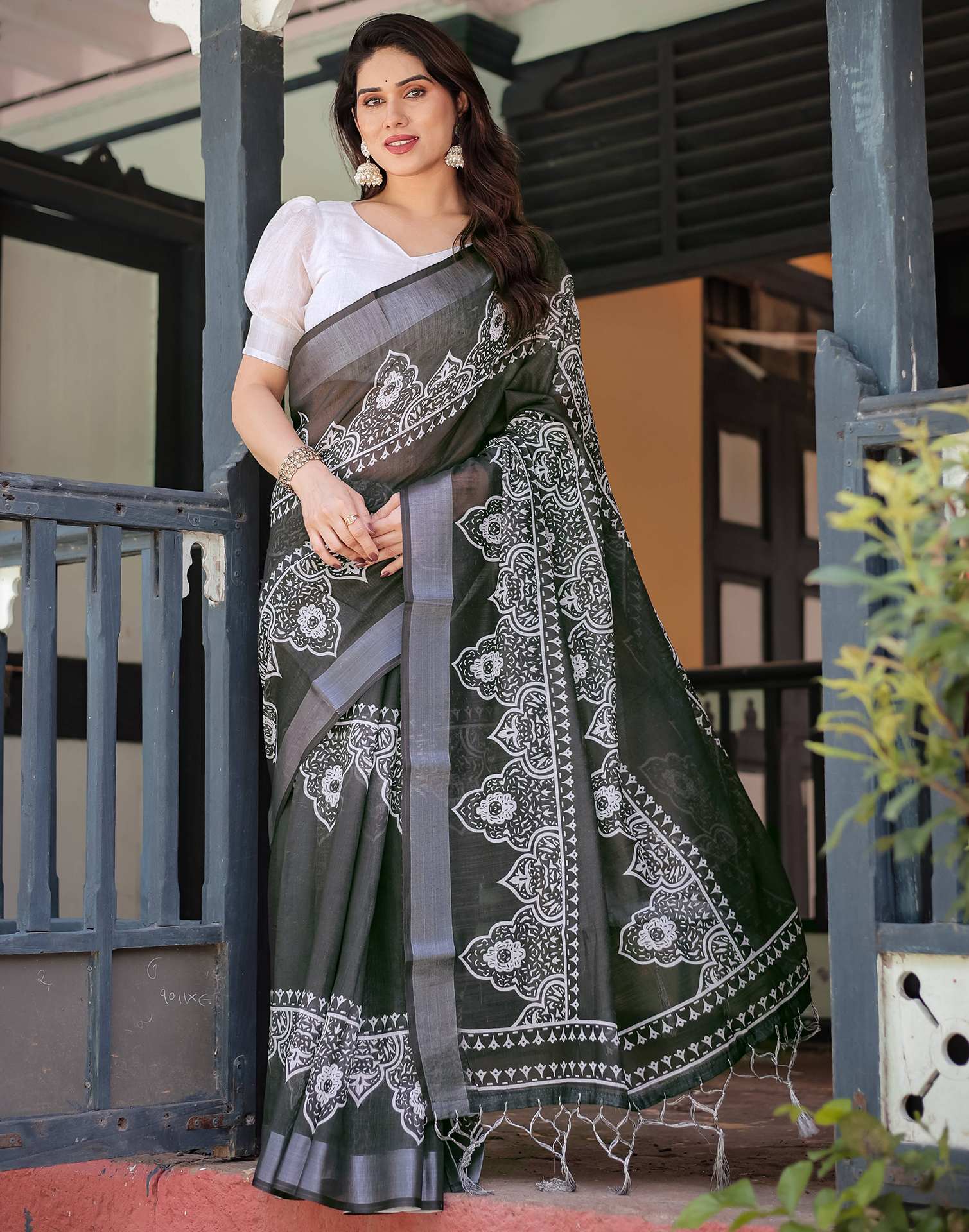 Black Linen Printed Saree