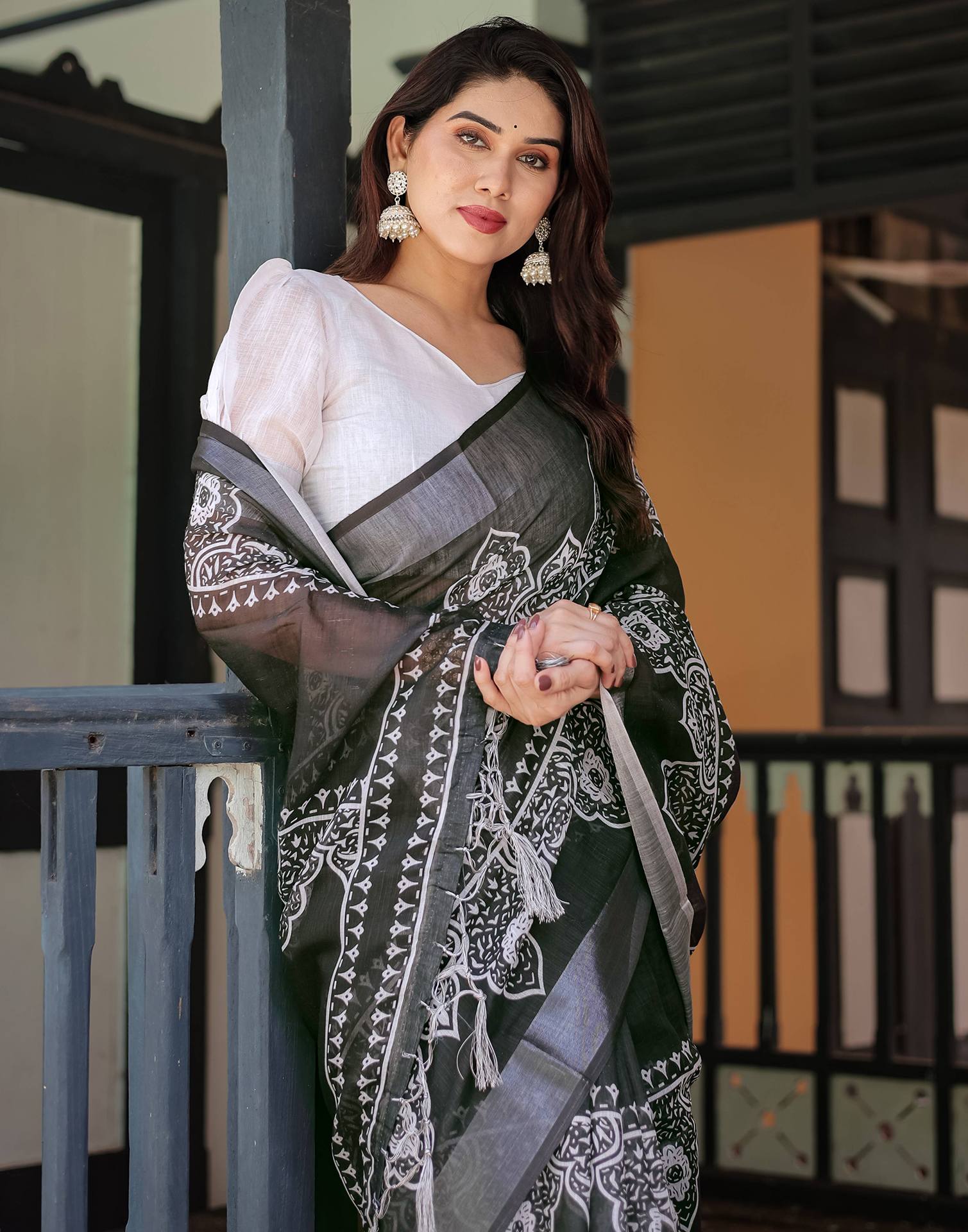 Black Linen Printed Saree