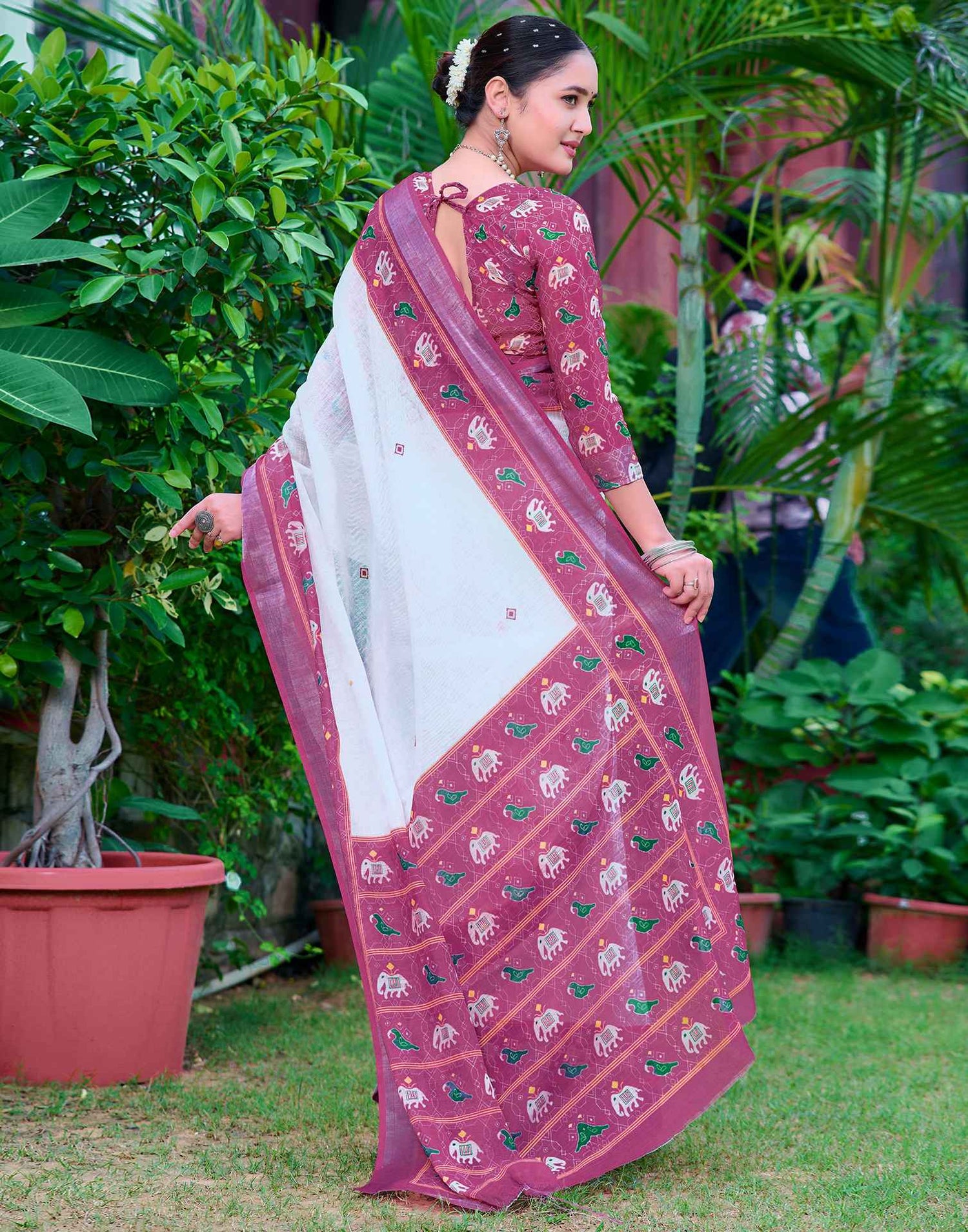 White Cotton Linen Printed Patola Saree