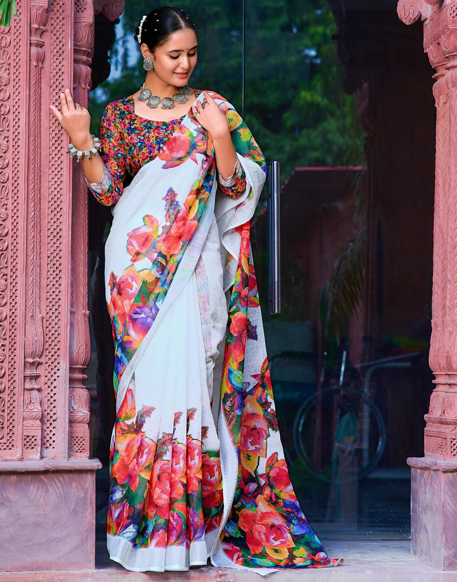 White Cotton Linen Printed Saree