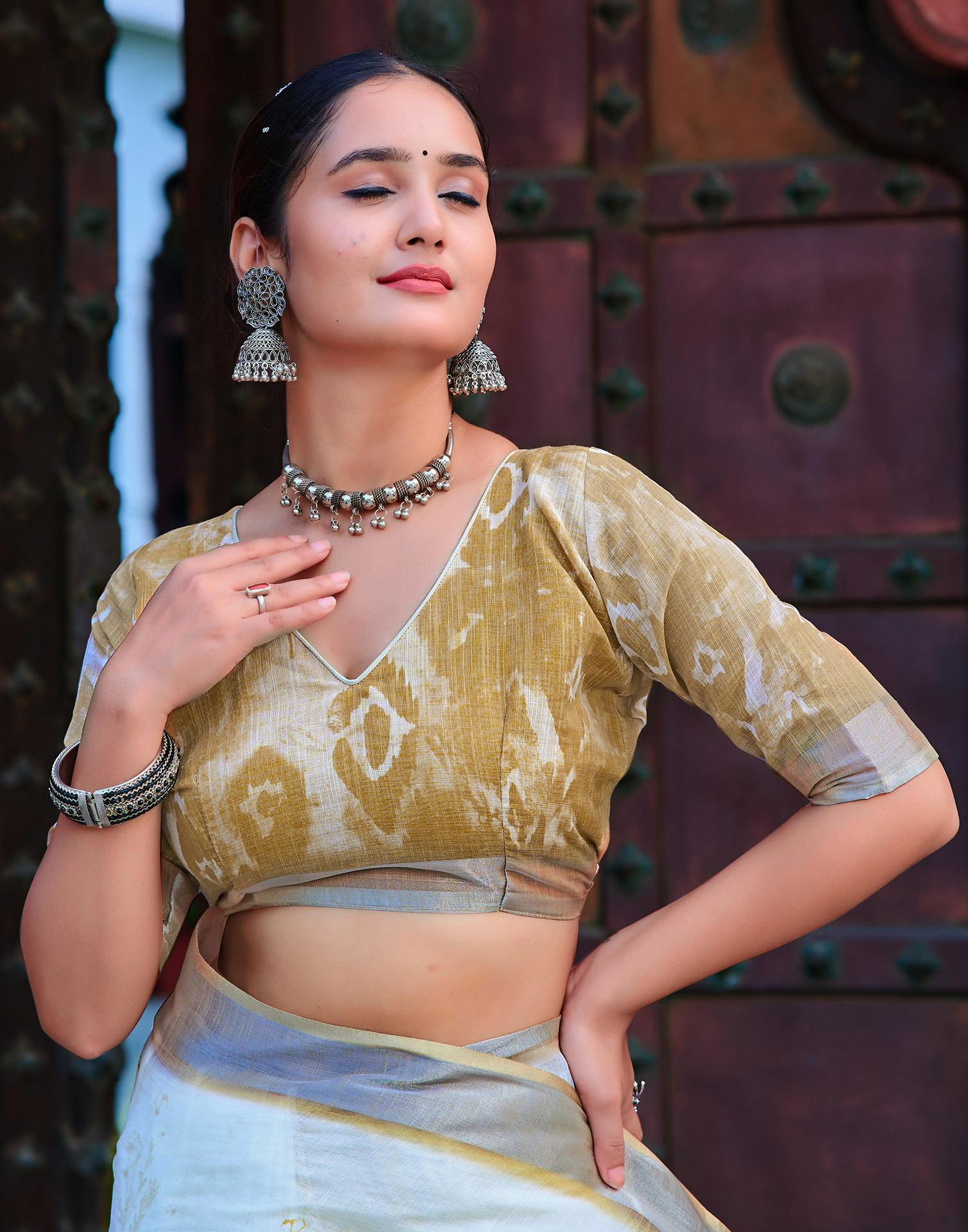 White Cotton Linen Printed Saree