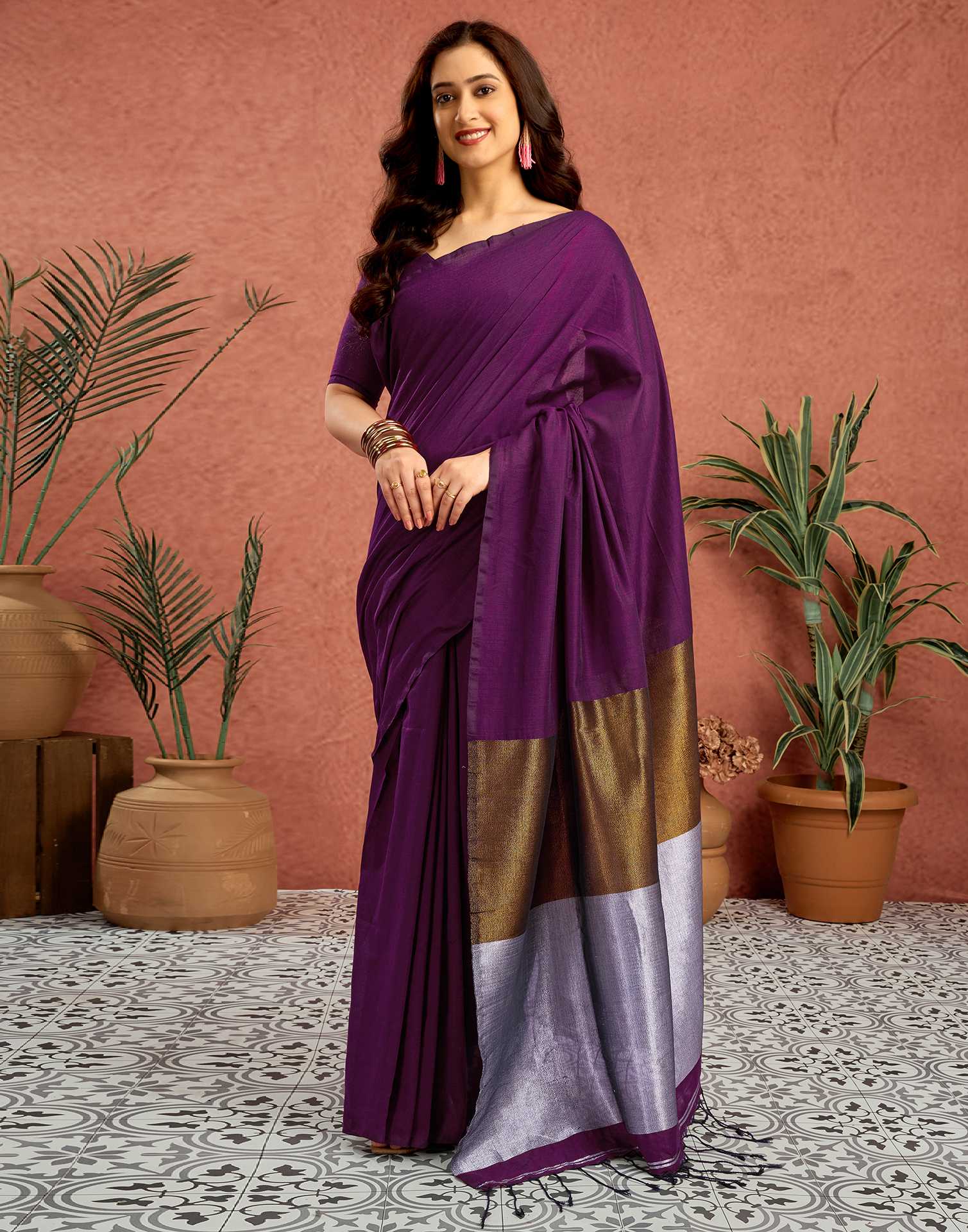 Wine Linen Zari Pallu Solid Saree