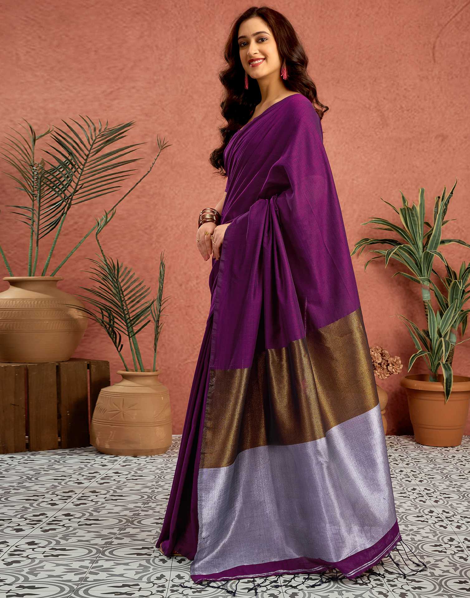 Wine Linen Zari Pallu Solid Saree