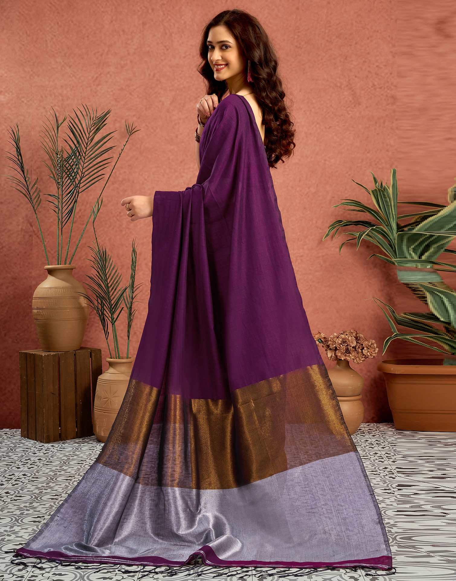 Wine Linen Zari Pallu Solid Saree