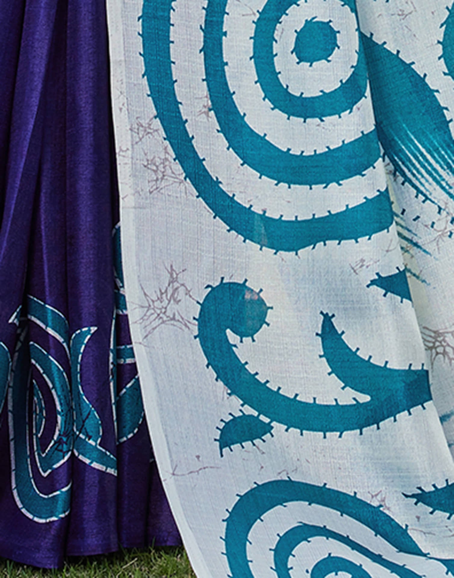 White Cotton Blend Printed Saree