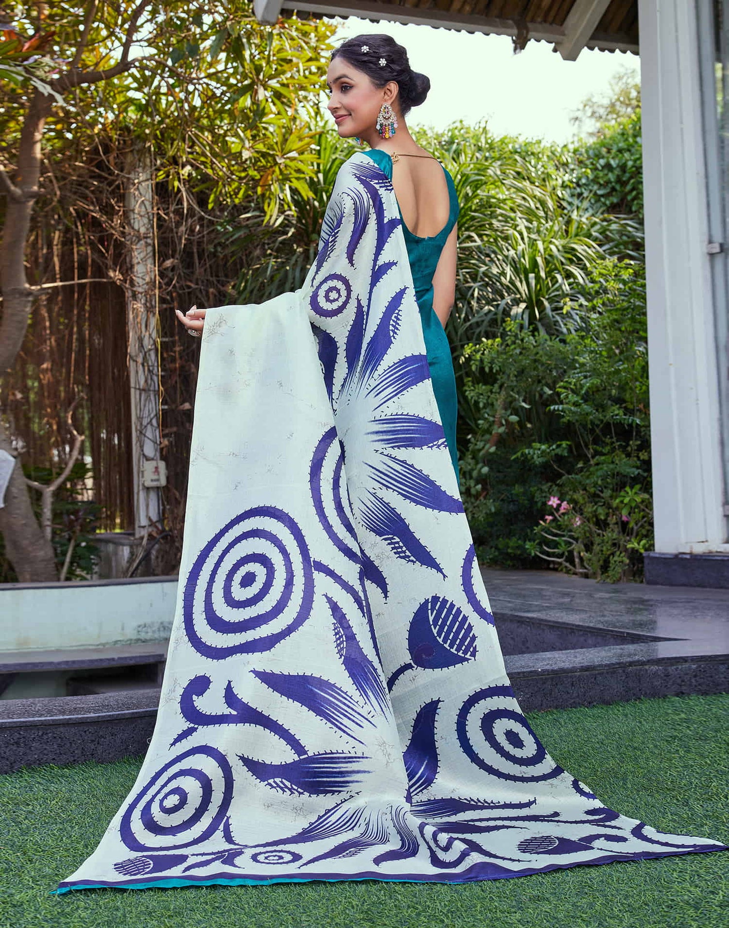 White Cotton Blend Printed Saree