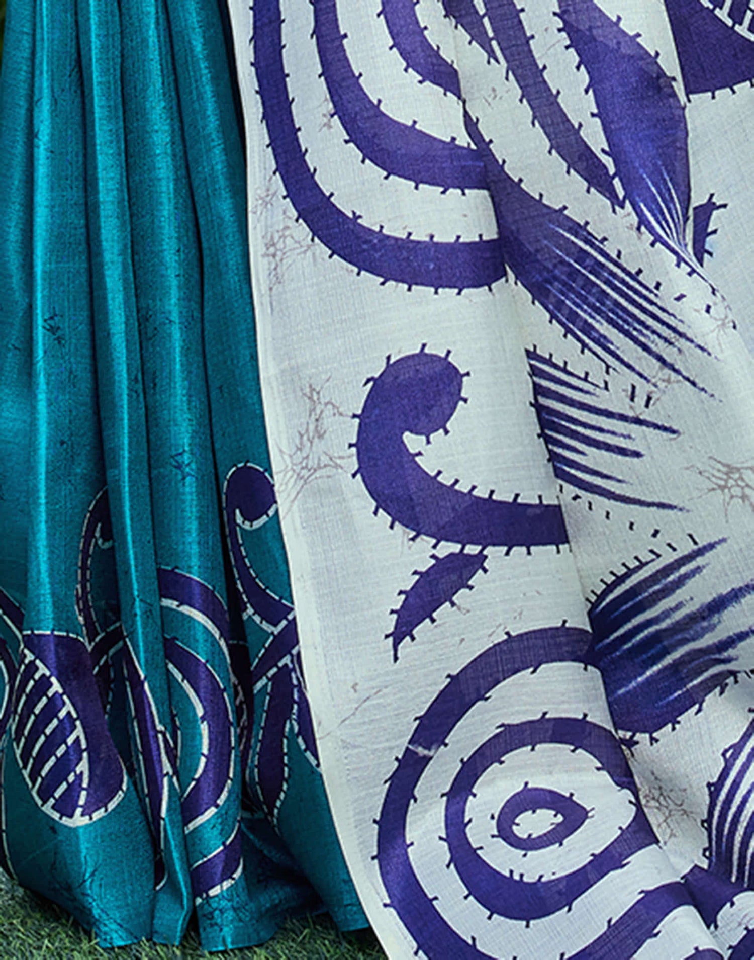 White Cotton Blend Printed Saree