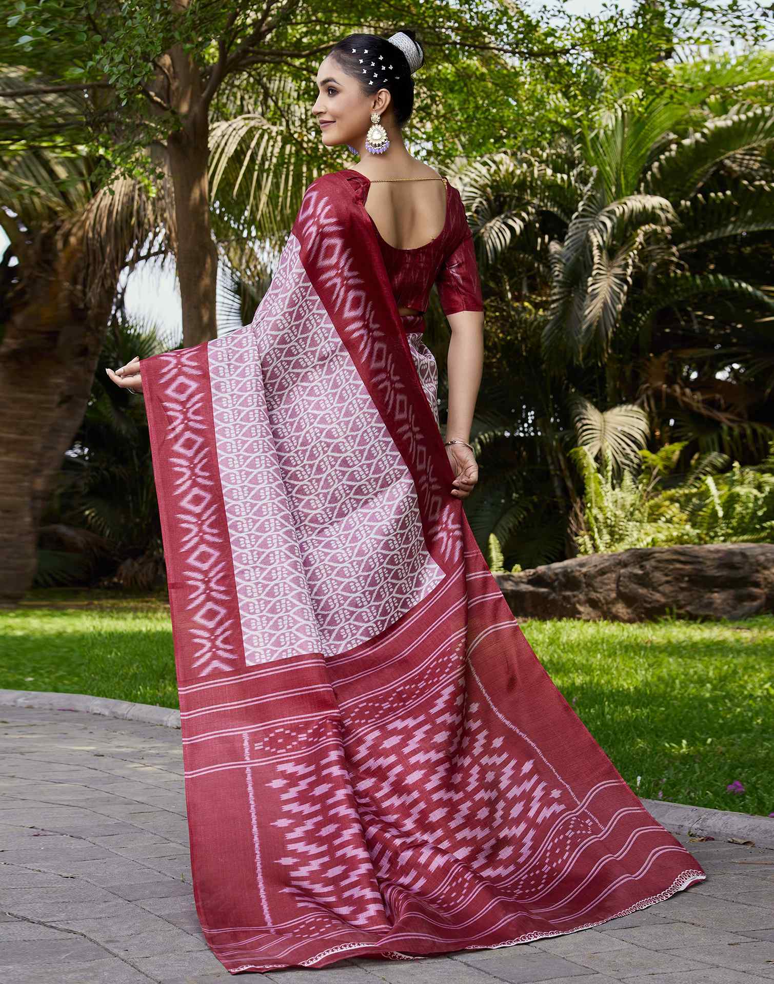 Rose Pink Cotton Blend Ikkat Printed Saree
