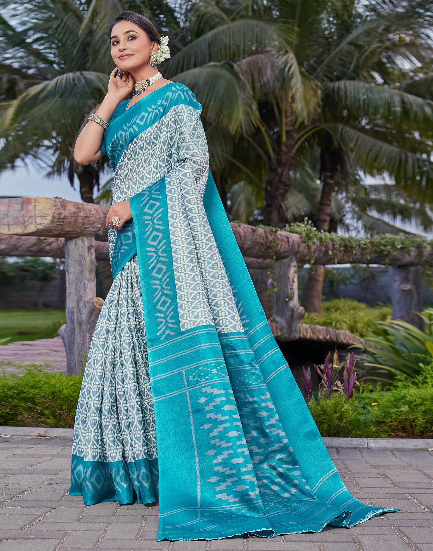 Grey Cotton Blend Ikkat Printed Saree