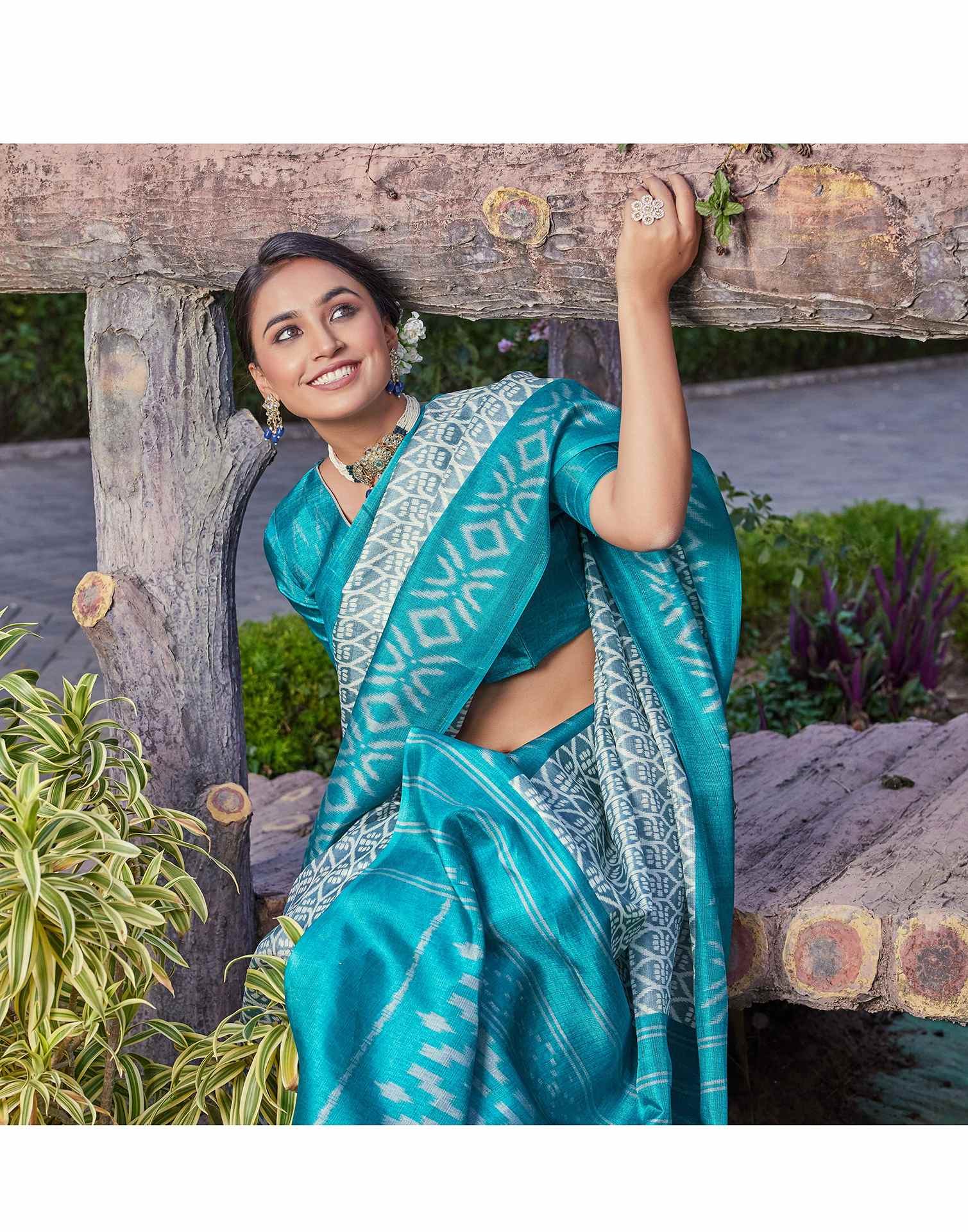 Grey Cotton Blend Ikkat Printed Saree