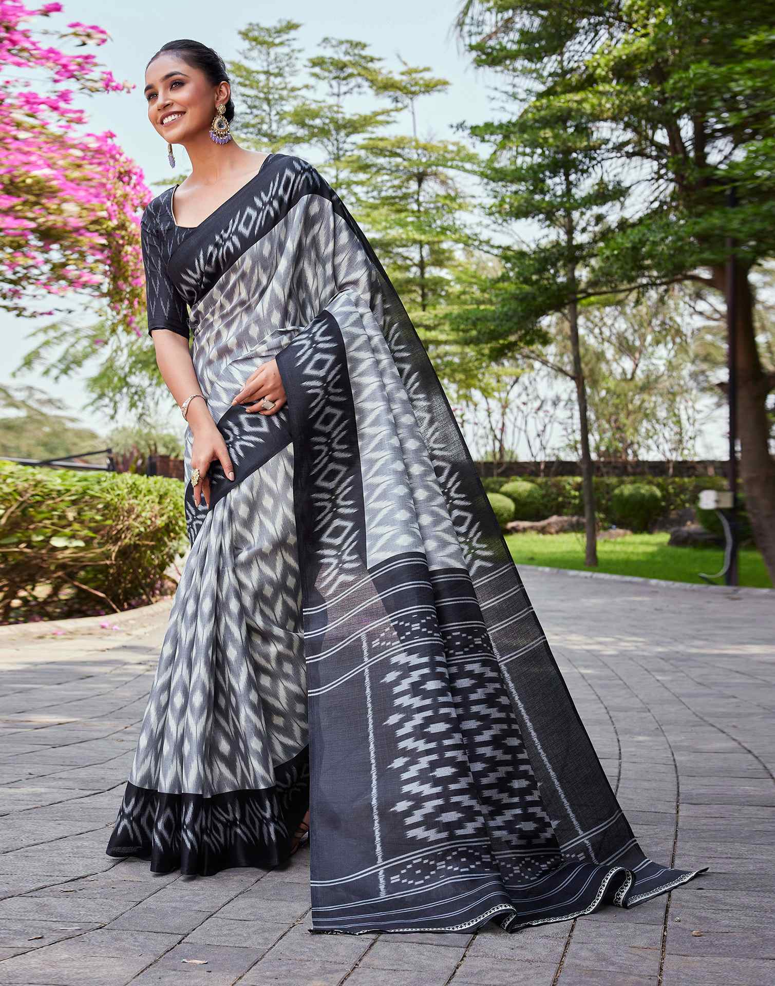 Grey Cotton Blend Ikkat Printed Saree