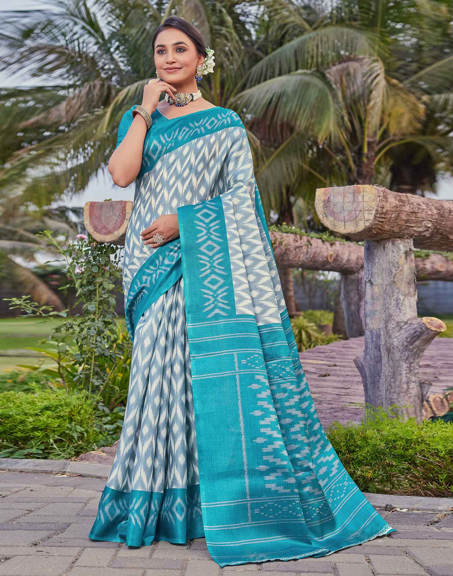 Grey Cotton Blend Ikkat Printed Saree